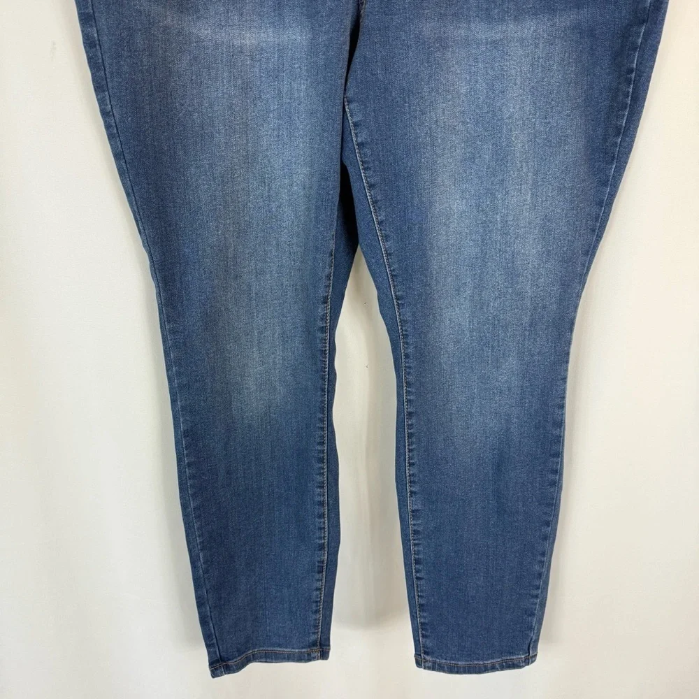 Tahari 20W Plus Size Jeans Kelly Mid-rise Skinny Leg Dark Wash Classic